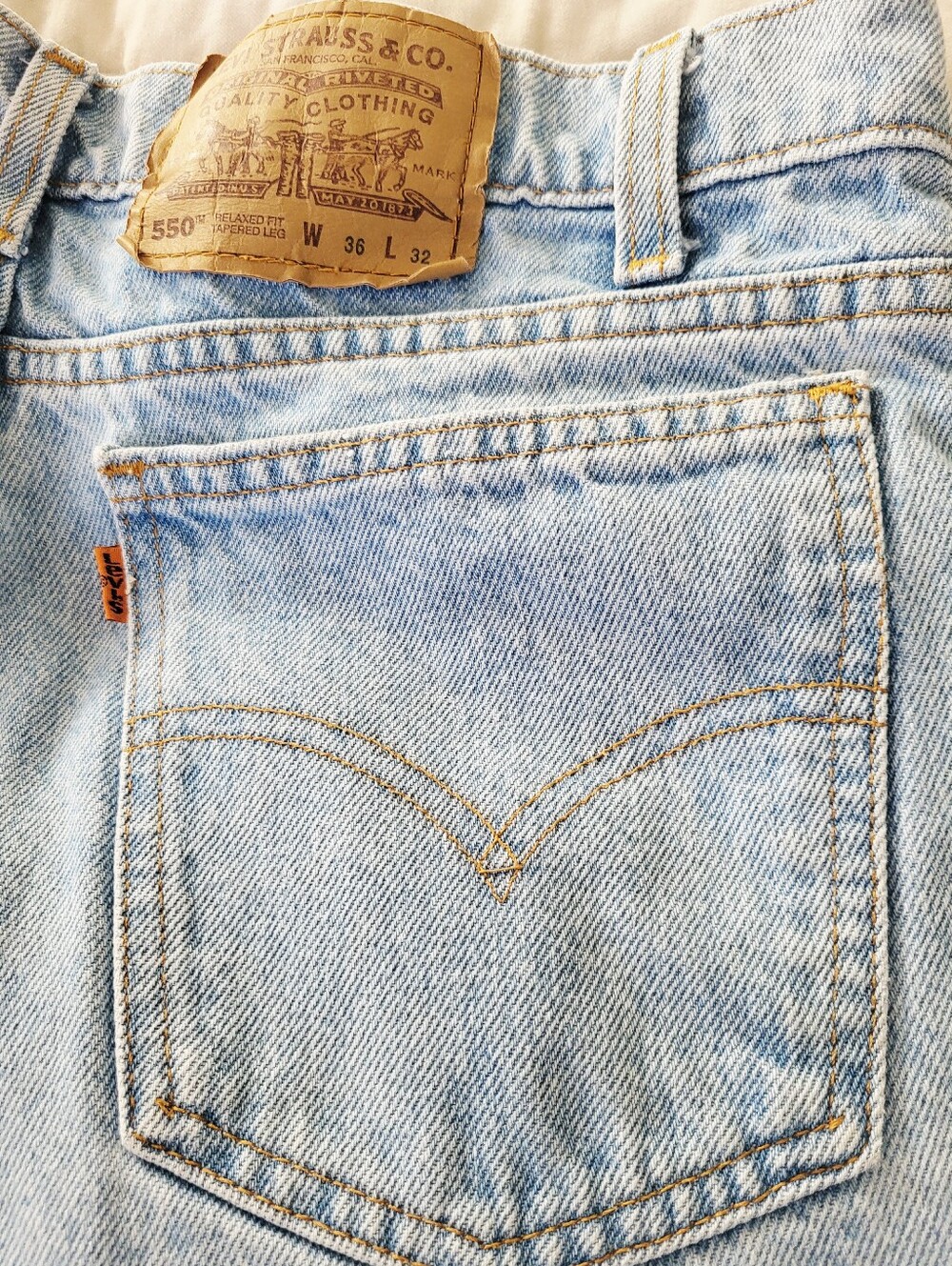 Vintage Orange Tab Levi's 550 Relaxed Fit Light Blue Denim Jeans, 36W x 32L